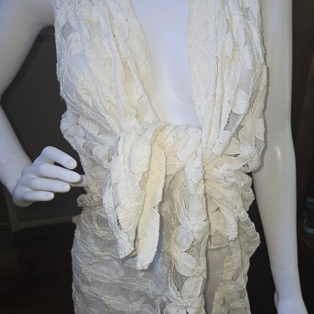 Elegant Cream Lace Scarve, wrap